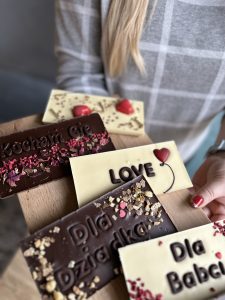 Tabliczka czekolady z napisem